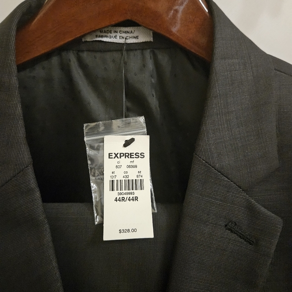Express Two Piece Men's Business Suit - Picture 7 of 8